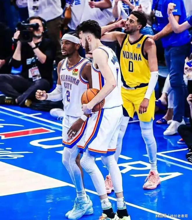 浓眉哥在FPX比赛中出色发挥，最后时刻胜出引发热议！