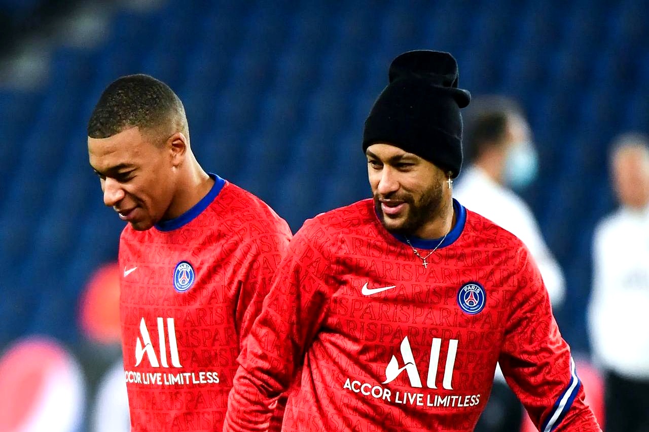 内马尔官方宣布战术调整新规，拜仁引发争议！