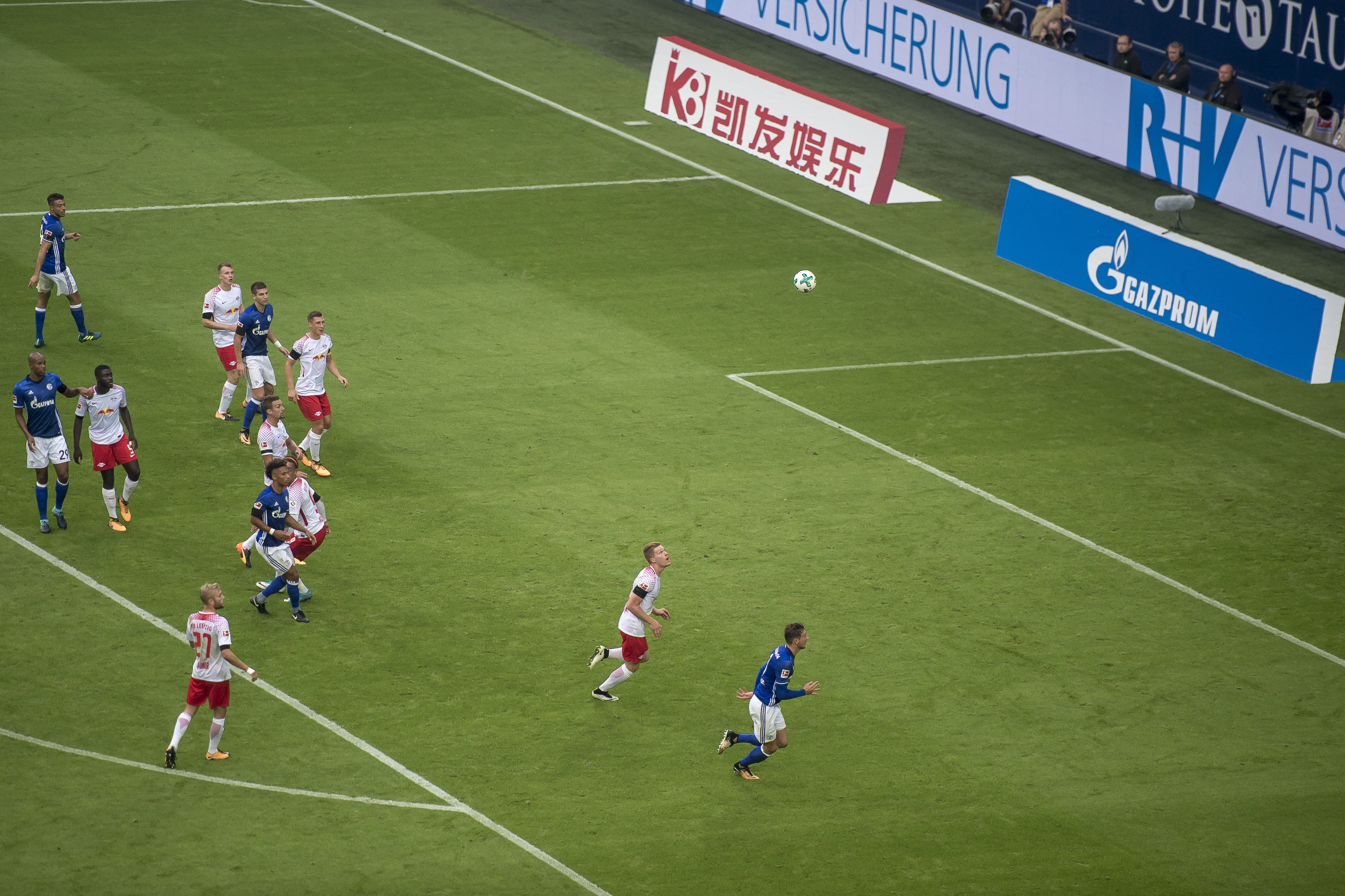 莱万多夫斯基官方宣布反败为胜新规，西班牙队引发争议！