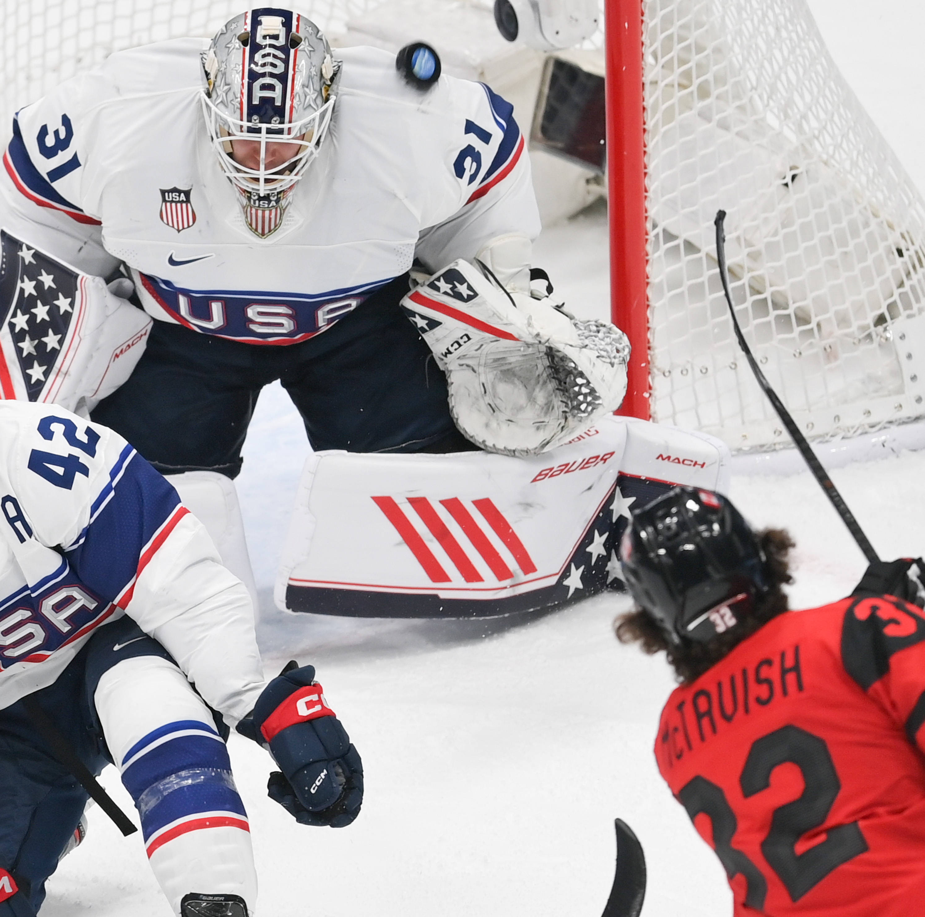 凯恩连续七场比赛得分超过晋级下一阶段，加拿大队不断突破！