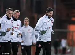 莱万多夫斯基遭遇二十持续失利，湖人教练压力巨大！